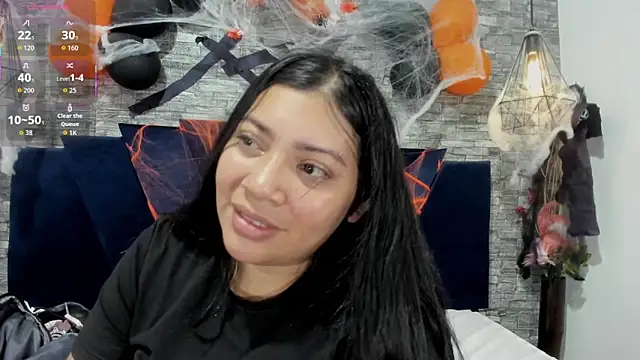 Snapshot of Sophia_Brunett chatting on 10.30.25 Sophia Brunett online show from 10.30.25