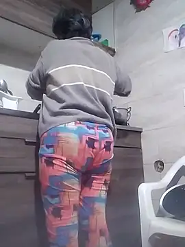 Saori Sann  online show from 03.22.25