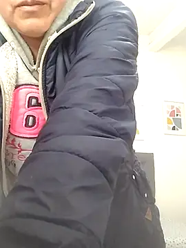 Saori Sann  online show from 10.14.25