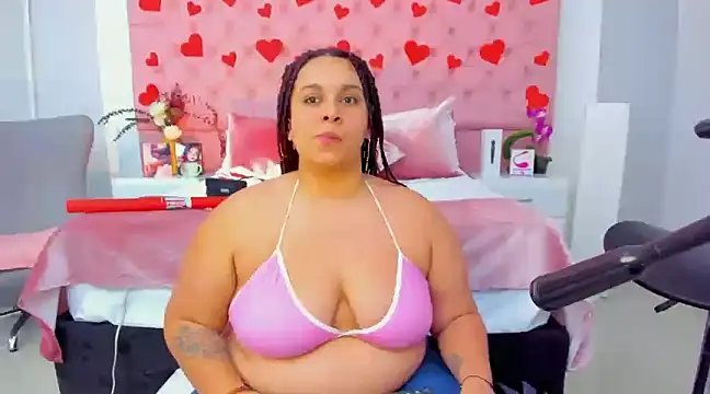 Snapshot of KourtneyEvans chatting on 02.11.25 KourtneyEvans online show from 02.11.25