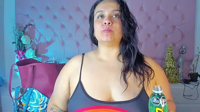 KourtneyEvans online show from 12.22.25