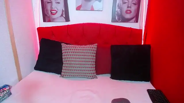 Tiana Ebony18 online show from 09.28.25