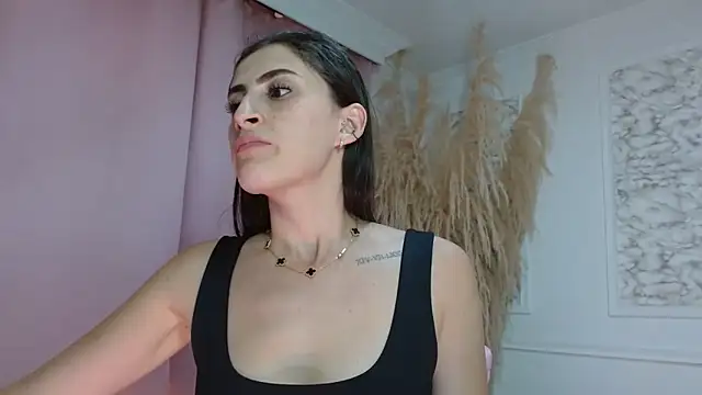 Danella houston online show from 04.18.26