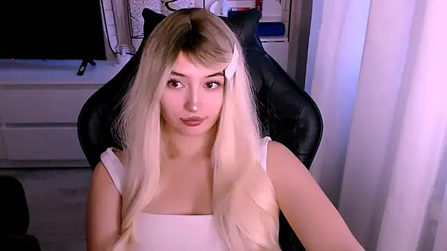 beauty blonde online show from 10.14.25