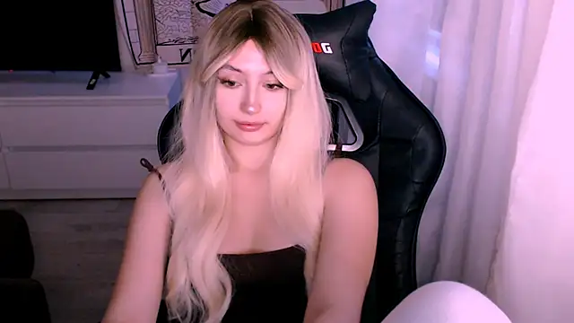 beauty blonde online show from 12.05.25