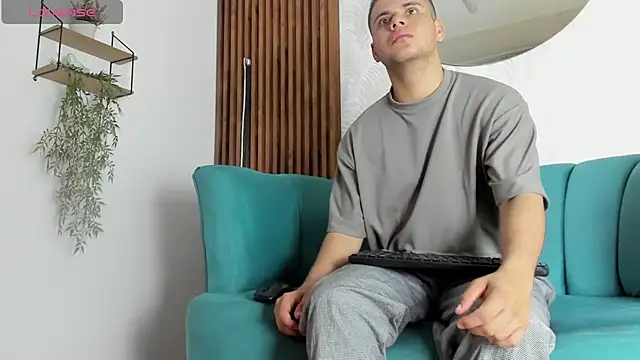 Sebastian Phoenix online show from 02.17.25