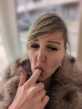 Sexybiene969 online show from 04.01.26