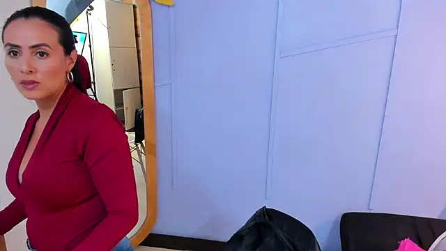 scarlet edwars online show from 03.15.25