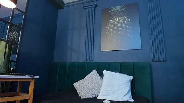 scarlet edwars online show from 04.01.26