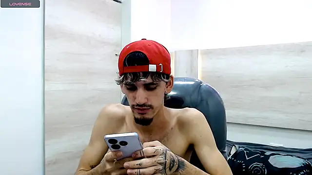 Dirty Kingg online show from 02.15.25