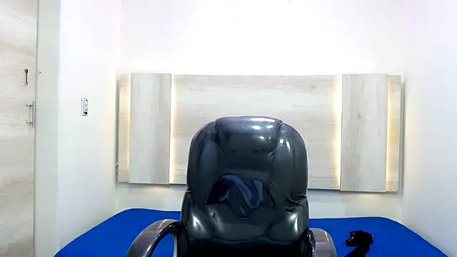 Dirty Kingg online show from 02.24.25