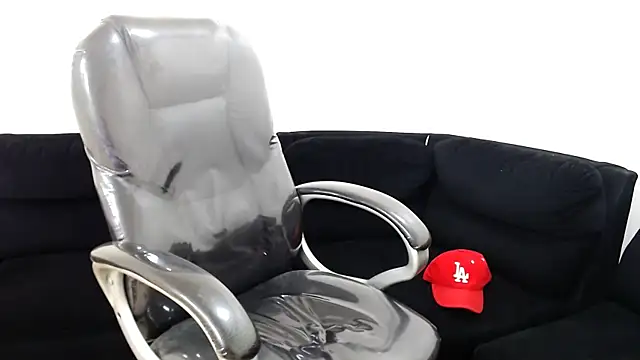 Dirty Kingg online show from 02.26.25