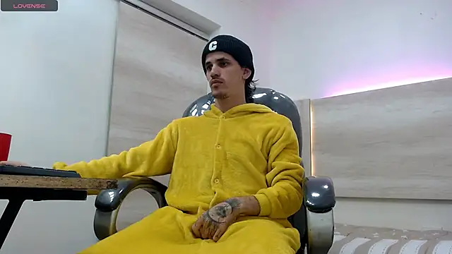 Dirty Kingg online show from 03.21.25