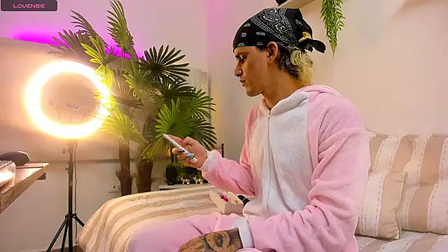 Dirty Kingg online show from 09.16.25