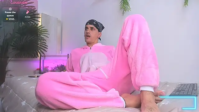 Dirty Kingg online show from 10.12.25