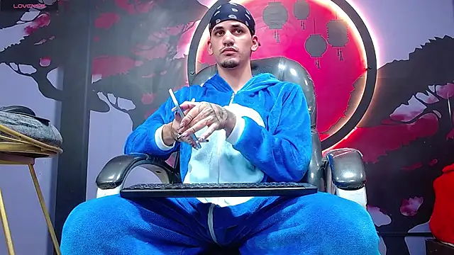 Dirty Kingg online show from 11.04.25