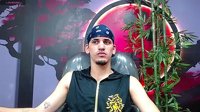 Dirty Kingg online show from 11.24.25