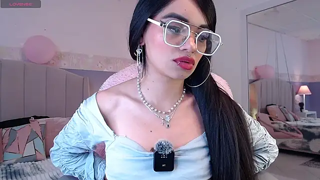 Snapshot of Emerald_gh chatting on 02.20.26 Emerald gh online show from 02.20.26