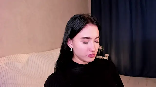 LynnaHandley online show from 02.11.25