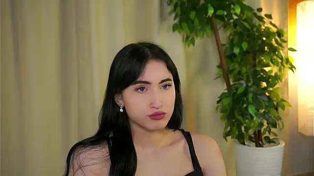 LynnaHandley online show from 02.17.25