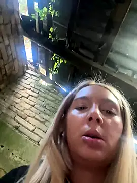 Snapshot of hotamanda01 chatting on 10.26.25 hotamanda01 online show from 10.26.25