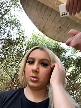 Snapshot of hotamanda01 chatting on 12.01.25 hotamanda01 online show from 12.01.25