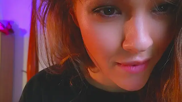 Snapshot of DemiDee chatting on 12.10.24 DemiDee online show from 12.10.24