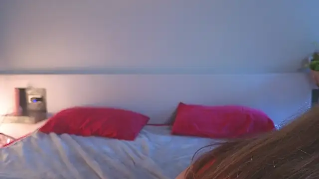 Snapshot of DemiDee chatting on 01.06.25 DemiDee online show from 01.06.25