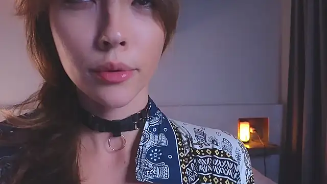 Snapshot of DemiDee chatting on 01.19.25 DemiDee online show from 01.19.25