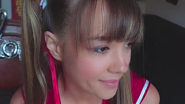 Snapshot of DemiDee chatting on 02.14.25 DemiDee online show from 02.14.25