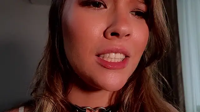 Snapshot of DemiDee chatting on 10.09.25 DemiDee online show from 10.09.25