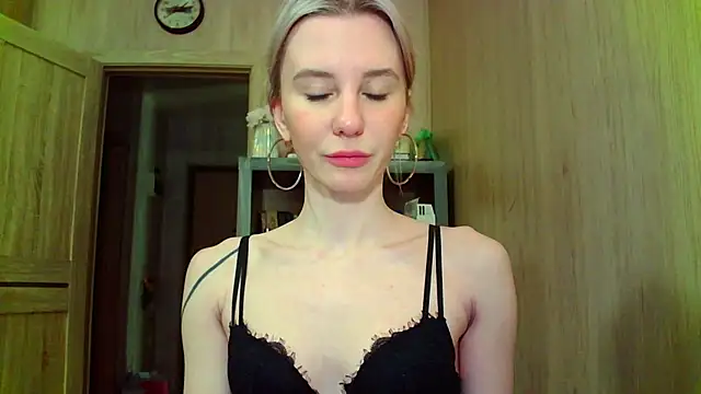 Caramel piegirl online show from 02.15.25