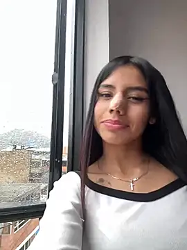 Laura-Khalifa online show from 02.13.25