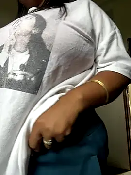 Snapshot of sinnerlady chatting on 11.01.25 sinnerlady online show from 11.01.25