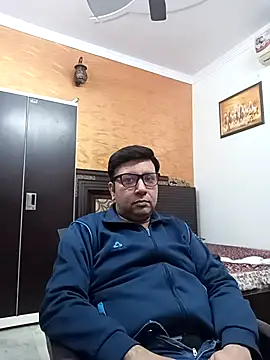 Snapshot of innocentboy1987 chatting on 03.06.25 innocentboy1987 online show from 03.06.25