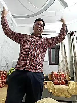 Snapshot of innocentboy1987 chatting on 03.17.25 innocentboy1987 online show from 03.17.25