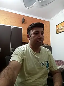 Snapshot of innocentboy1987 chatting on 09.15.25 innocentboy1987 online show from 09.15.25