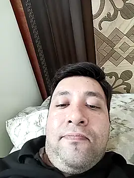 Snapshot of innocentboy1987 chatting on 10.03.25 innocentboy1987 online show from 10.03.25