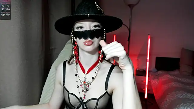 holyharlot online show from 03.14.25