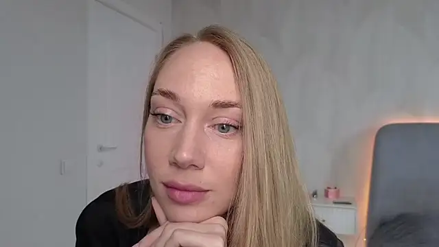 Snapshot of Engel_13 chatting on 09.15.25 Engel 13 online show from 09.15.25