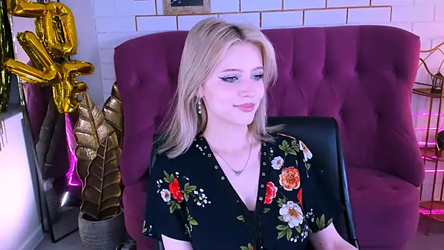 LeonaStane online show from 10.30.25