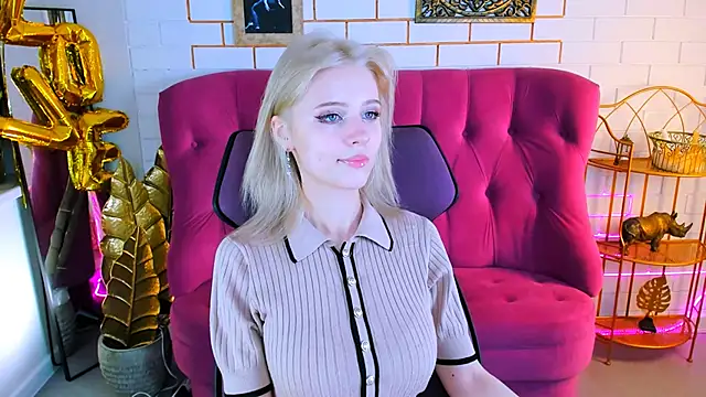 LeonaStane online show from 11.08.25