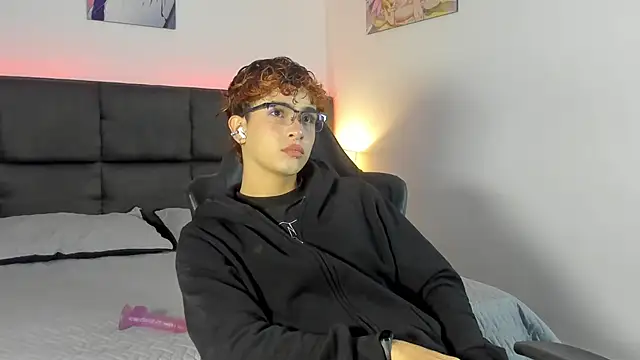 Aiiden 15 online show from 10.11.25