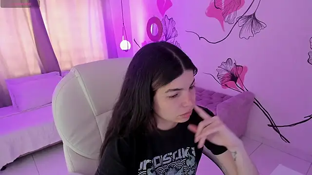 Isabela Fiorelli online show from 04.14.26