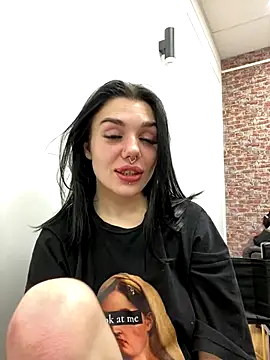 MaeveMoon online show from 09.20.25