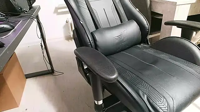 ademandjulia online show from 03.06.26