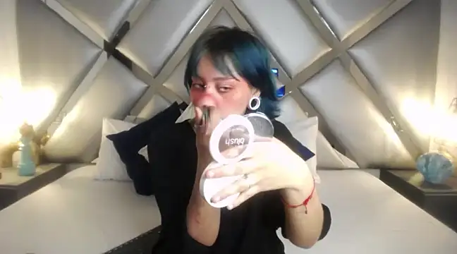 Snapshot of DarkMysterysF chatting on 03.01.25 DarkMysterysF online show from 03.01.25