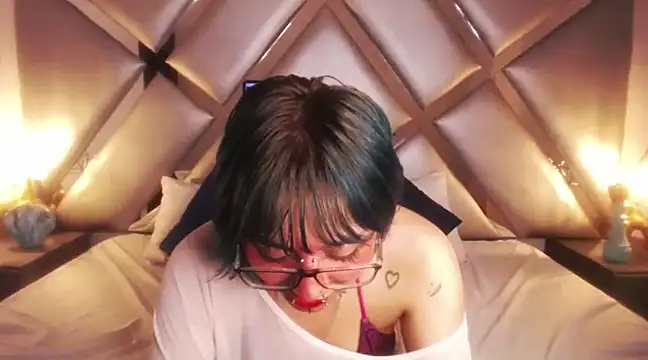 Snapshot of DarkMysterysF chatting on 03.04.25 DarkMysterysF online show from 03.04.25