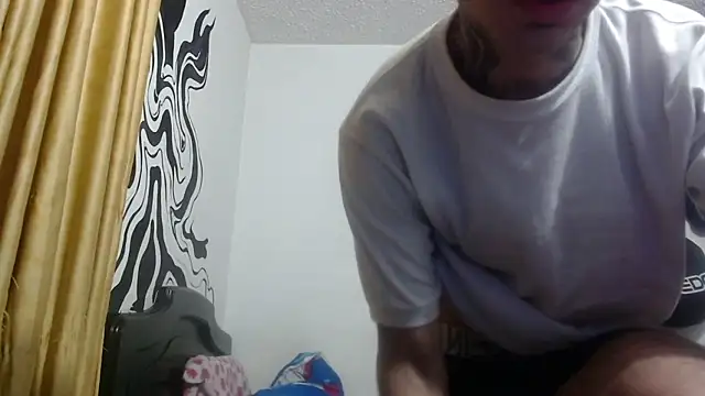 Snapshot of Noctem1 chatting on 09.26.25 Noctem1 online show from 09.26.25