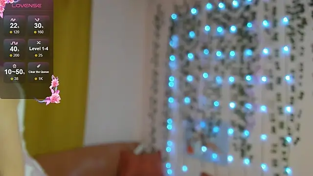 EvelinaLuu online show from 11.27.25